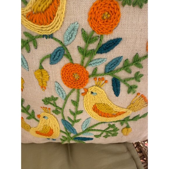 Vintage 70's Crewel Embroidery Birds & Flowers Pair Linen Accent Pillows 12x9" - Picture 10 of 12
